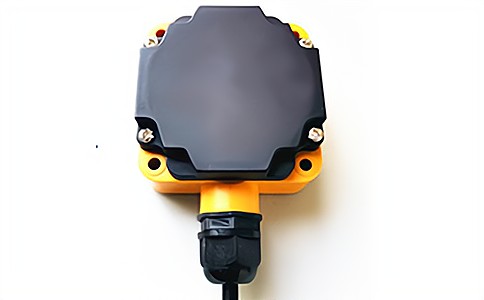 RFID工业级读写器UR5306